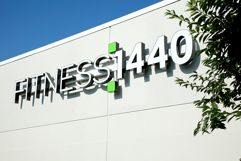Fitness 1440 gym sign